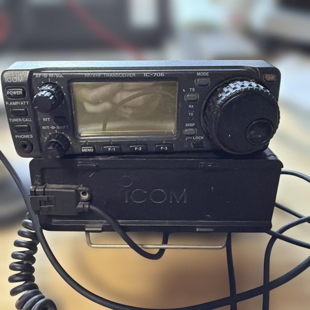 IC-706 HF/VHFトランシーバー