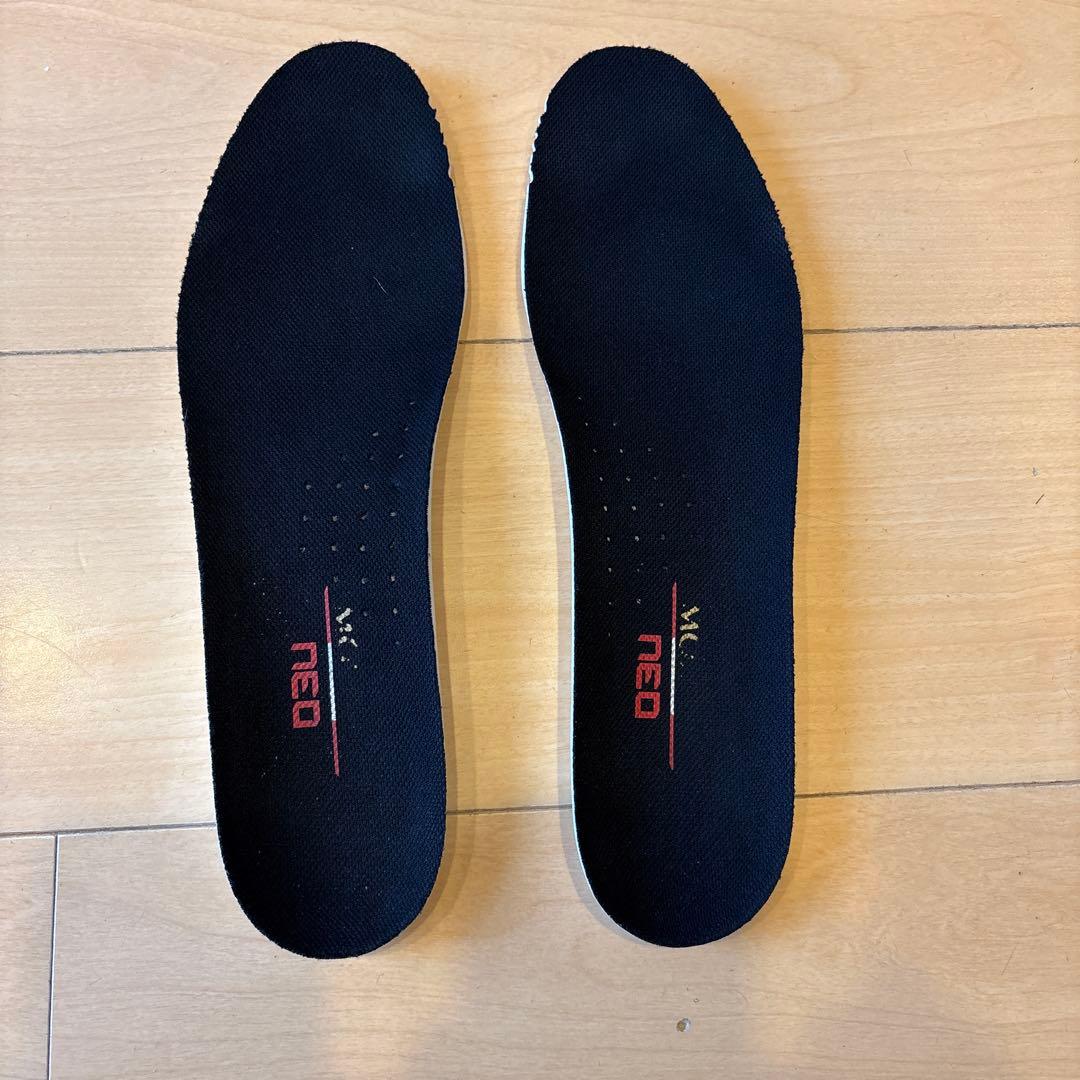 ミズノ モレリア 赤