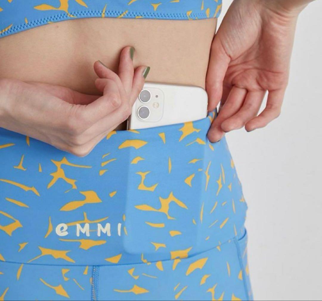 emmi yoga　ボタニカルアートプリント 上下　セットアップ