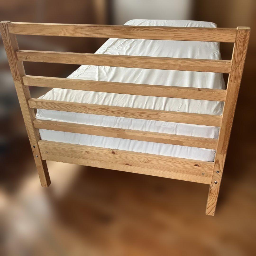 木製シングルベッドフレームとマットレスセット IKEA