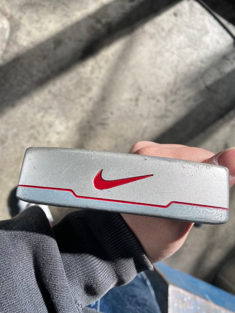 Nike シルバーパター