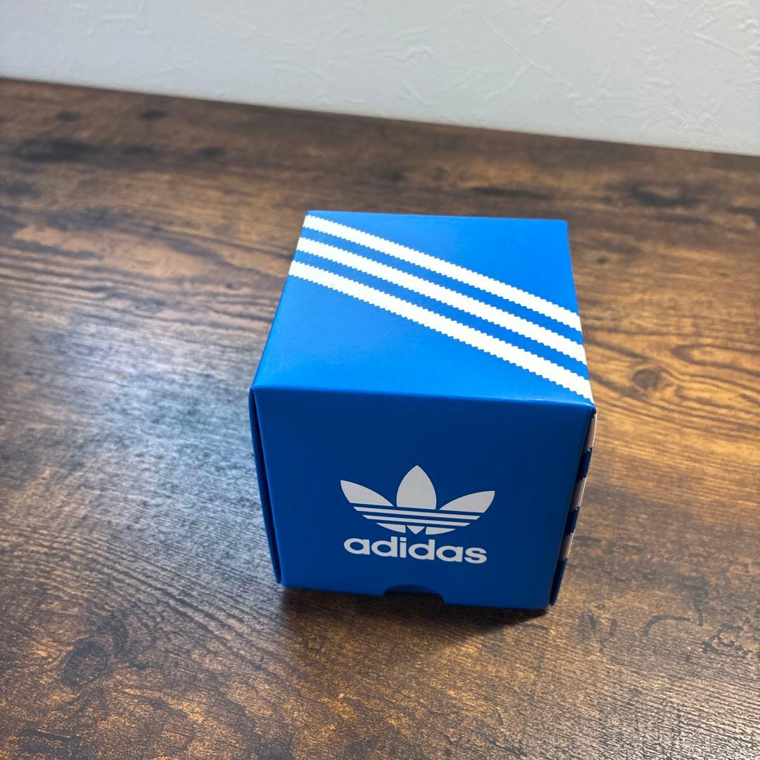 adidas レッド ラバーベルト 時計