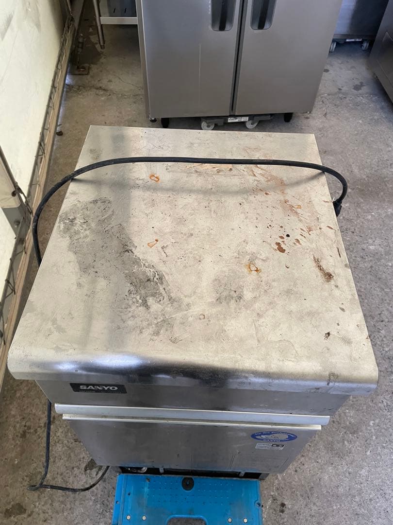 訳ありSANYO SIM-S2500 製氷機