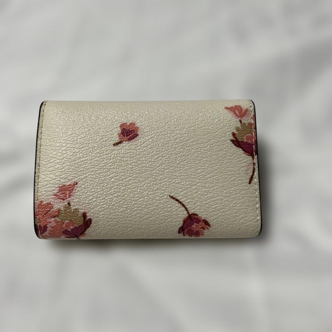 新品COACH 花柄 レザーキーケース