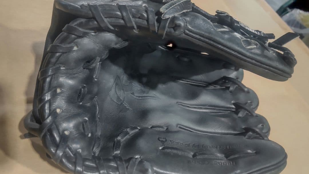 ★スプレーおまけ付き★　 NIKE　内野手用硬式グローブ　ブラック　サイズ小さめ