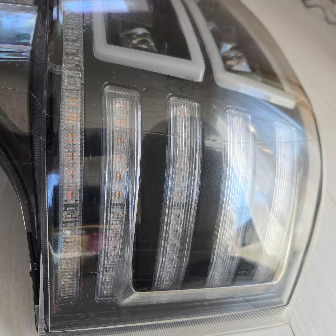 ハイエース 200系 ヴァレンティ ジュエル ヘッドライト ウルトラ 6眼