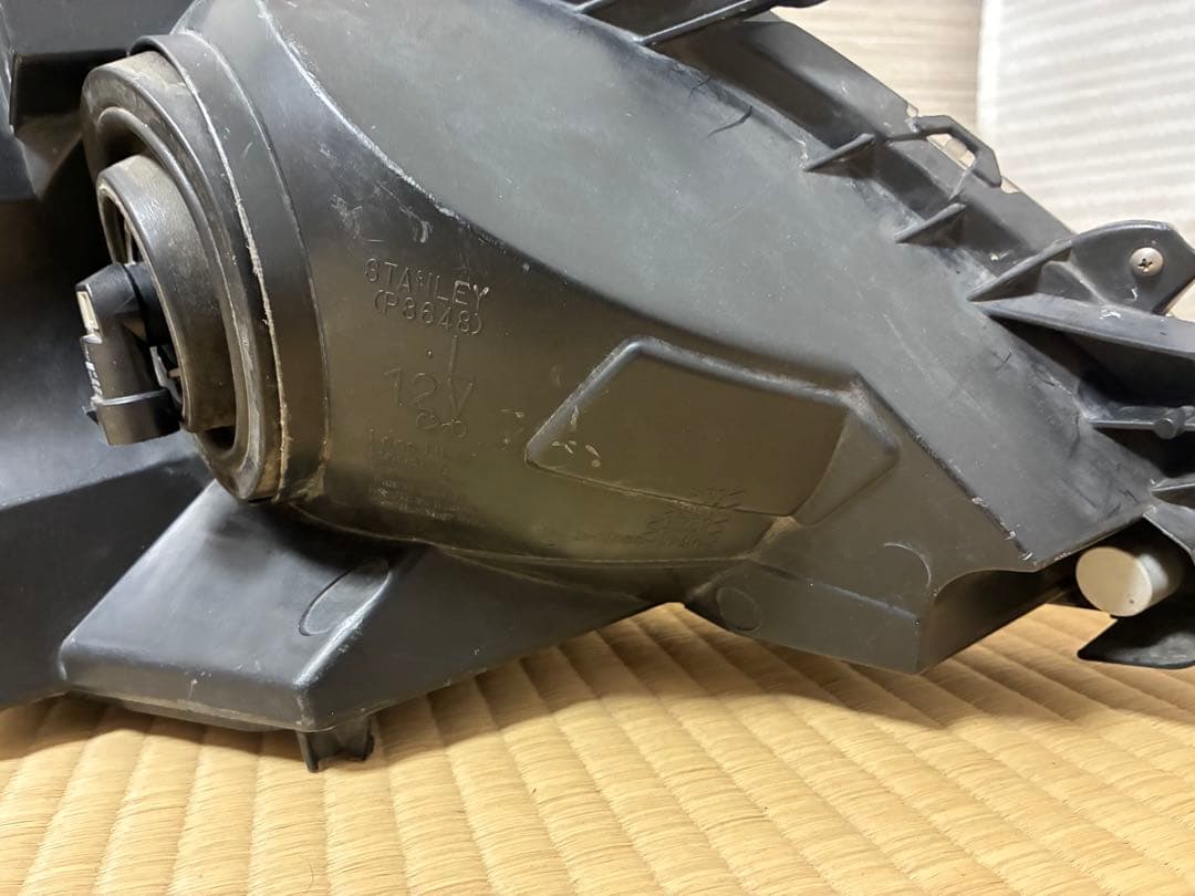 30 シエナ 35 純正ヘッドライト インナーブラック 前期 DRL 日本道路用