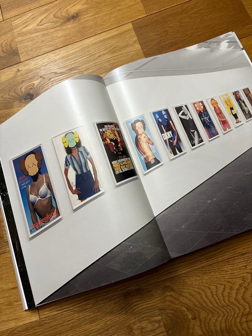 KAWS exibition art book 2冊セット