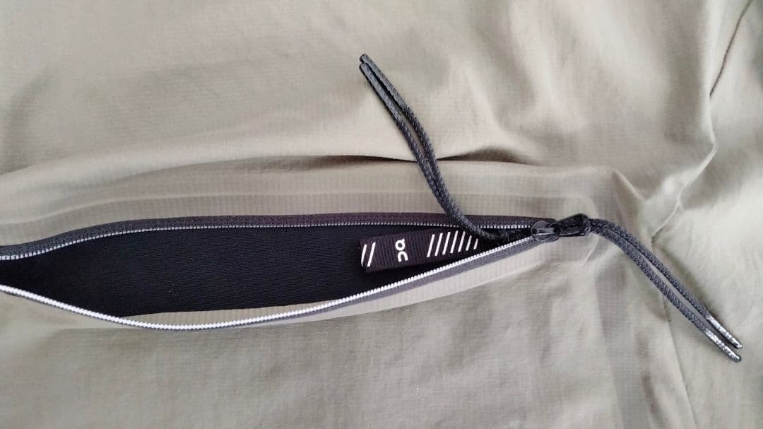 On オリーブグリーン ジャケット