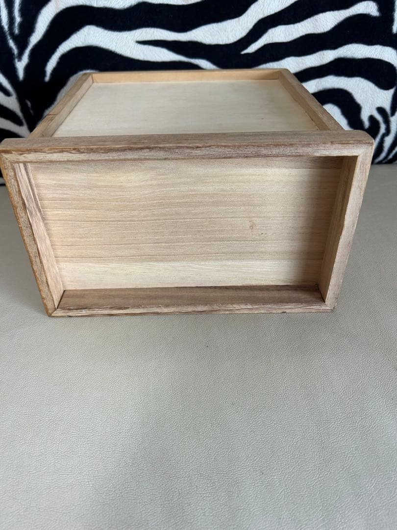 希少　サンリオ　ハローキティ　木製 3段小引き出し　小物入れ　　ミニチェスト