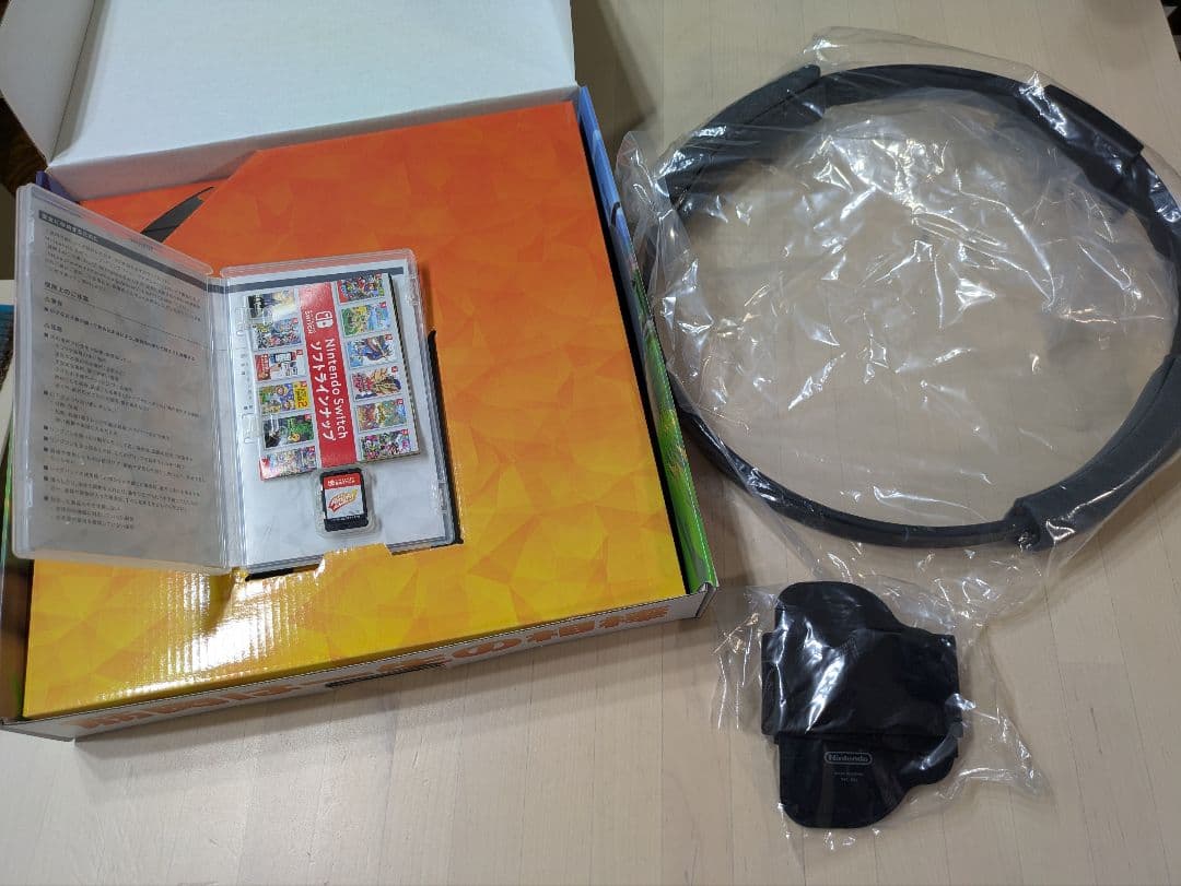 NintendoSwitch本体　ソフト4本　リングフィット、コントローラ4個