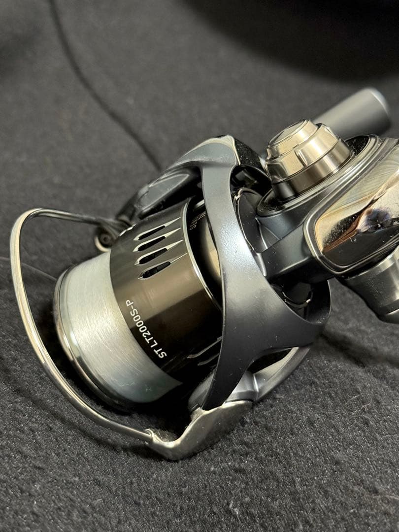 【新品未使用】DAIWA ダイワ 23 エアリティ ST LT 2000SーP