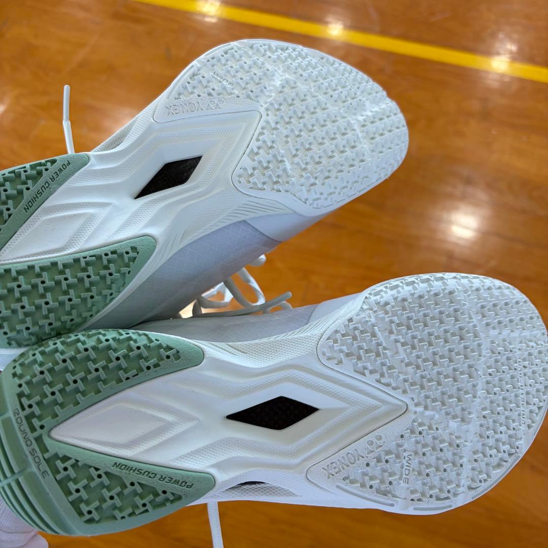 YONEX バドミントンシューズ AERUS
