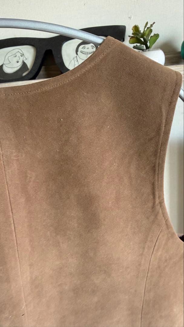 KBF ミニマルベスト　スエード調