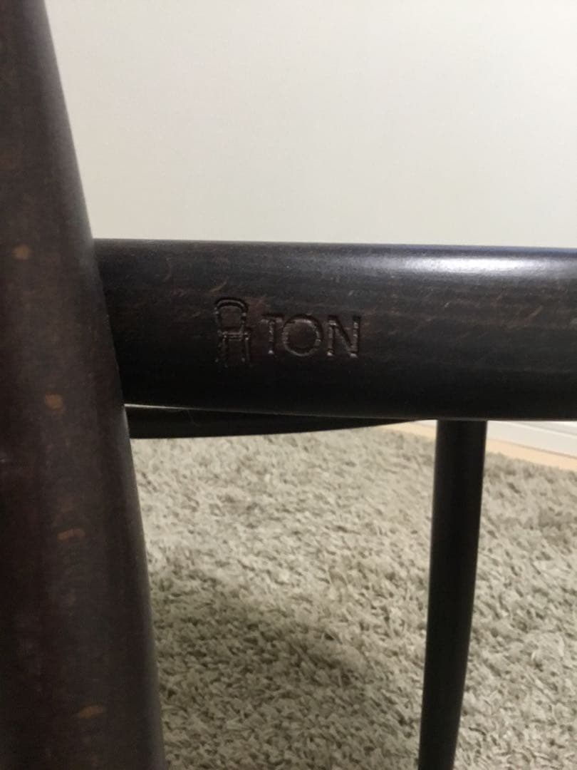TON 社製　ベントウッド　A