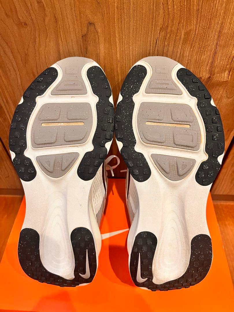 ナイキ ボメロ18 27.5cm