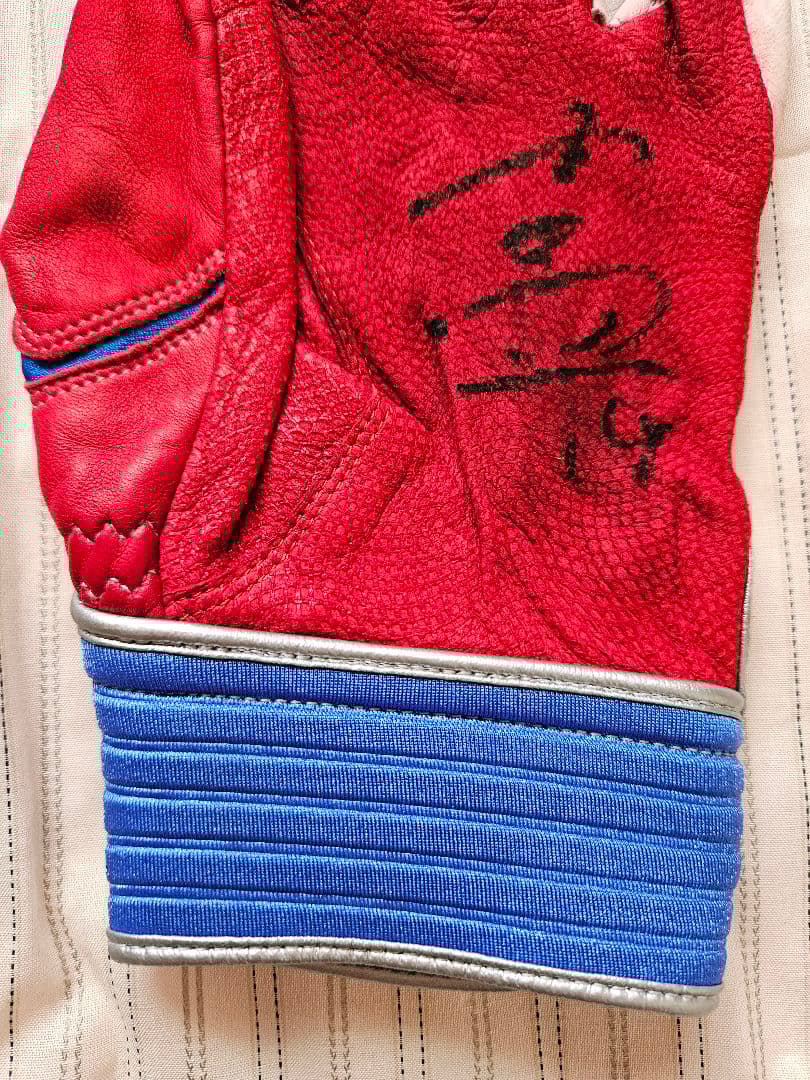 中日ドラゴンズ　吉見一起　練習着　バッティンググローブ　サイン入り