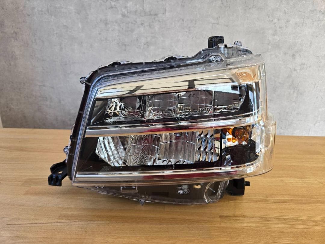 DAIHATSU-46　ダイハツ　アトレー　純正　左ヘッドライト　新品並美品
