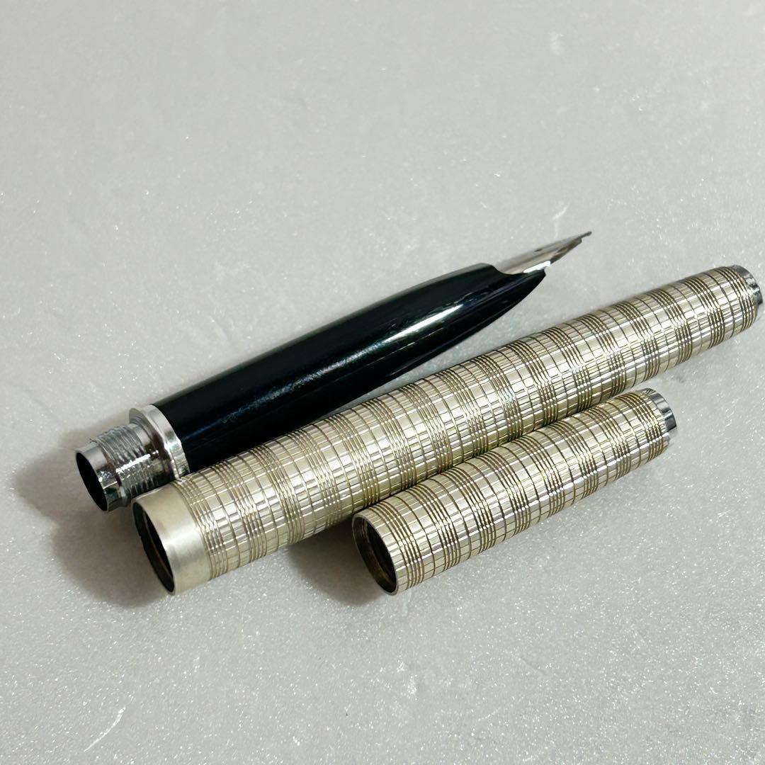 PLATINUM プラチナ 万年筆 格子柄 シルバー ペン先 中細 ペン
