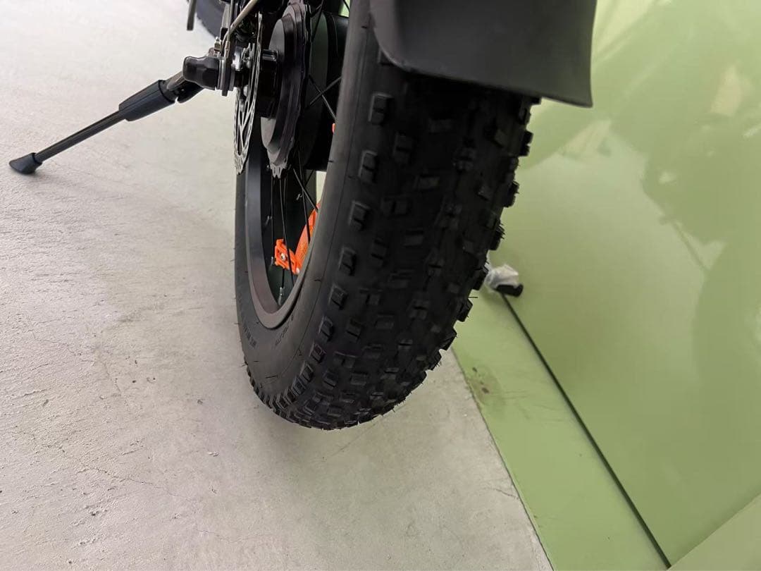 ファットバイク20インチ折り畳みビーチクルーザー自転車 FATBIKE 7段変速