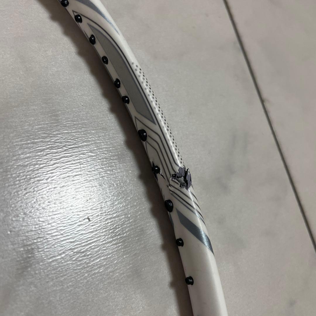 ヨネックスナノフレアnextage折れています。