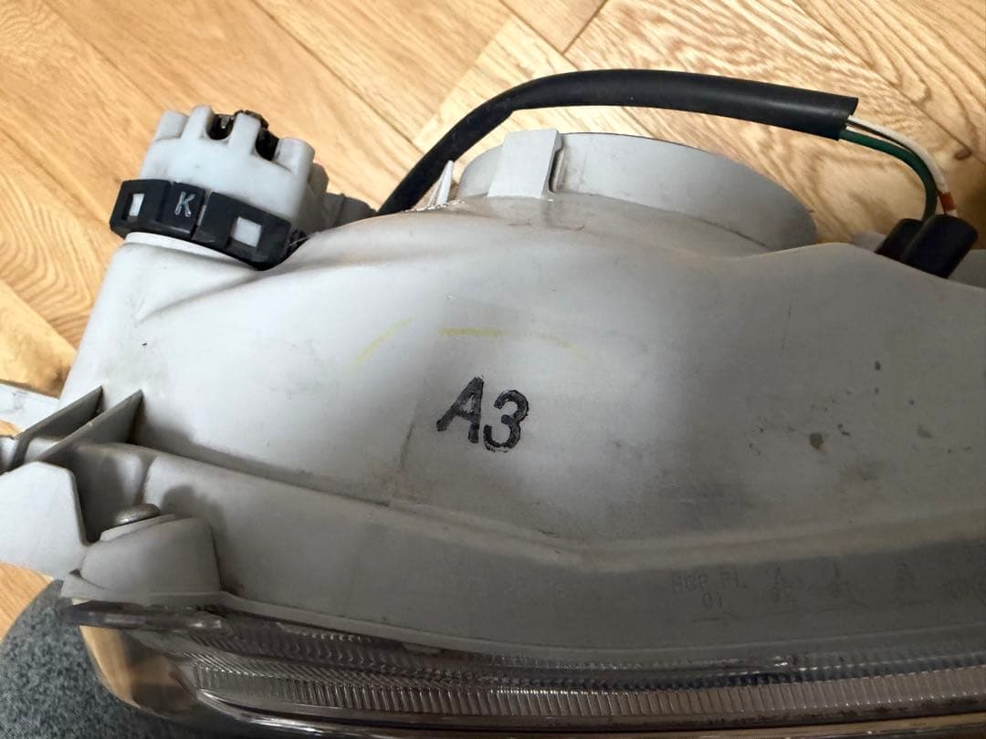 ハイエース 純正 ヘッドライト 左