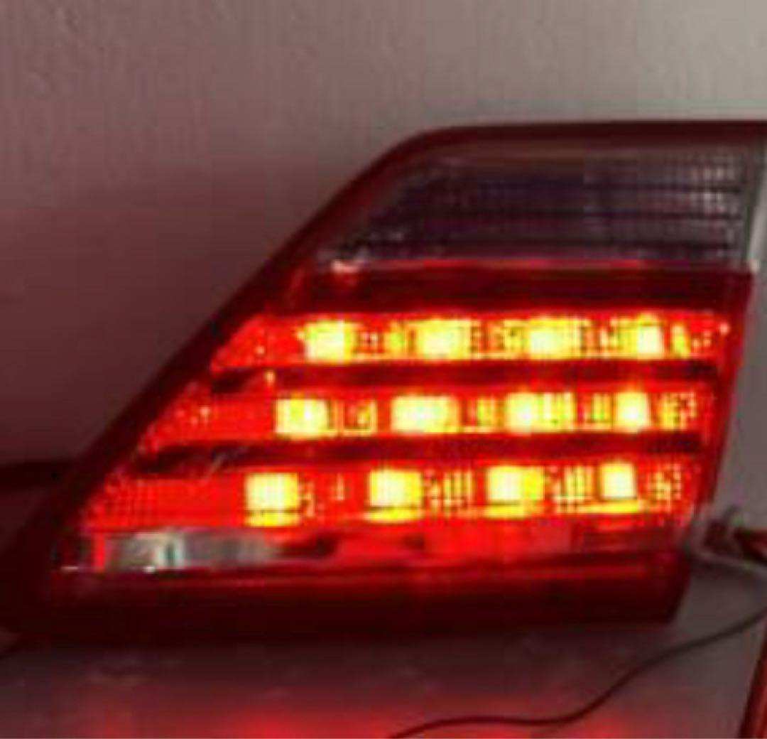 クラウン ロイヤル 200系 後期 右テールライト 純正 LED 内側 レンズ