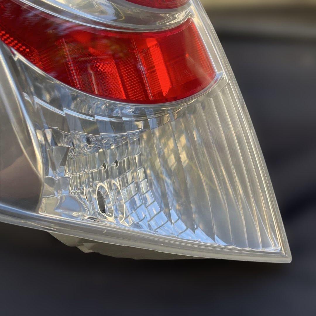 トヨタ　アクア　NHP10 テールランプ