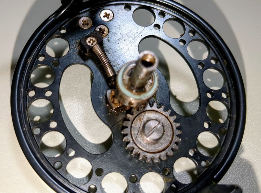 黒鯛工房落し込みリールZ75-BG HISPEED