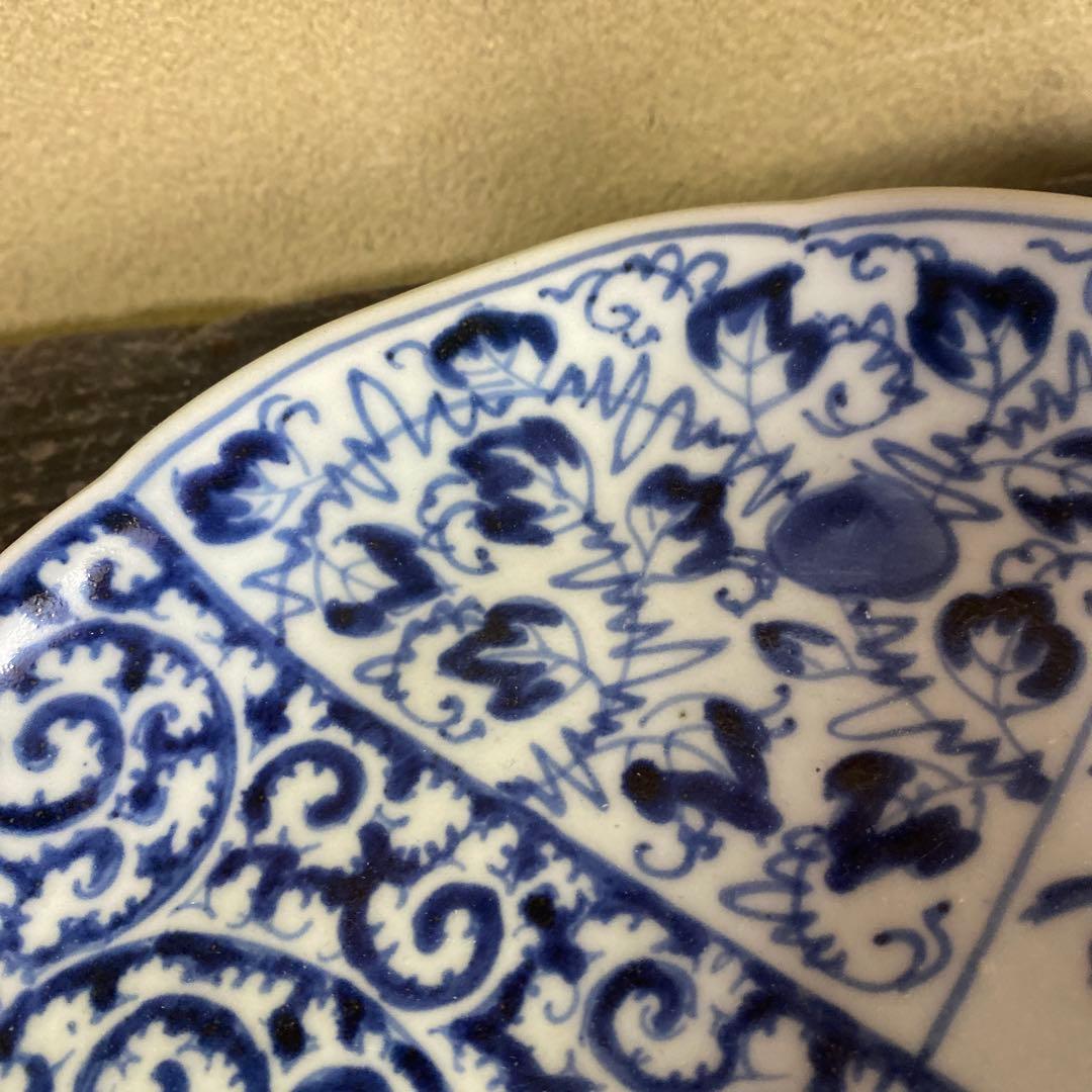 古伊万里白抜きたこ唐草唐草文平皿