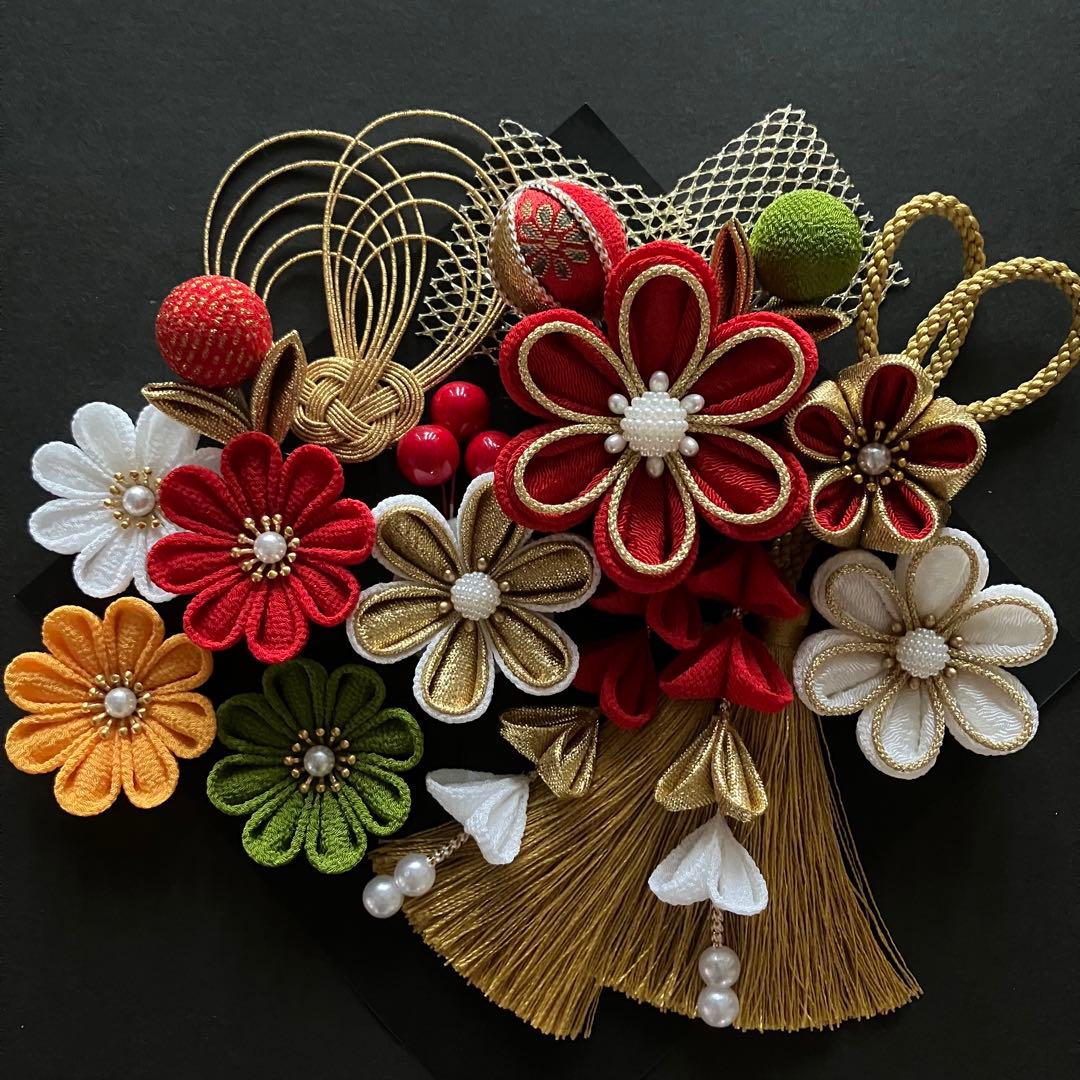 【No.2015 赤白 うぐいす色】つまみ細工　髪飾り　成人式卒業式七五三結婚式