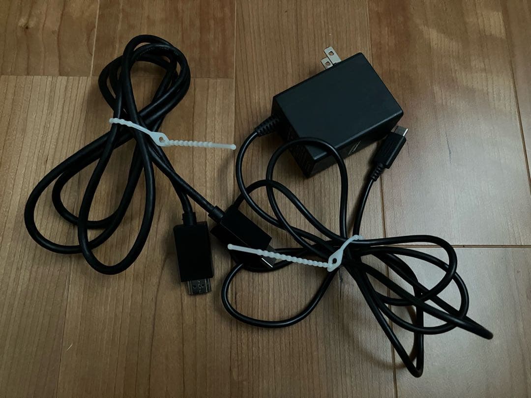 Nintendo Switch 本体 + ケース + 充電器