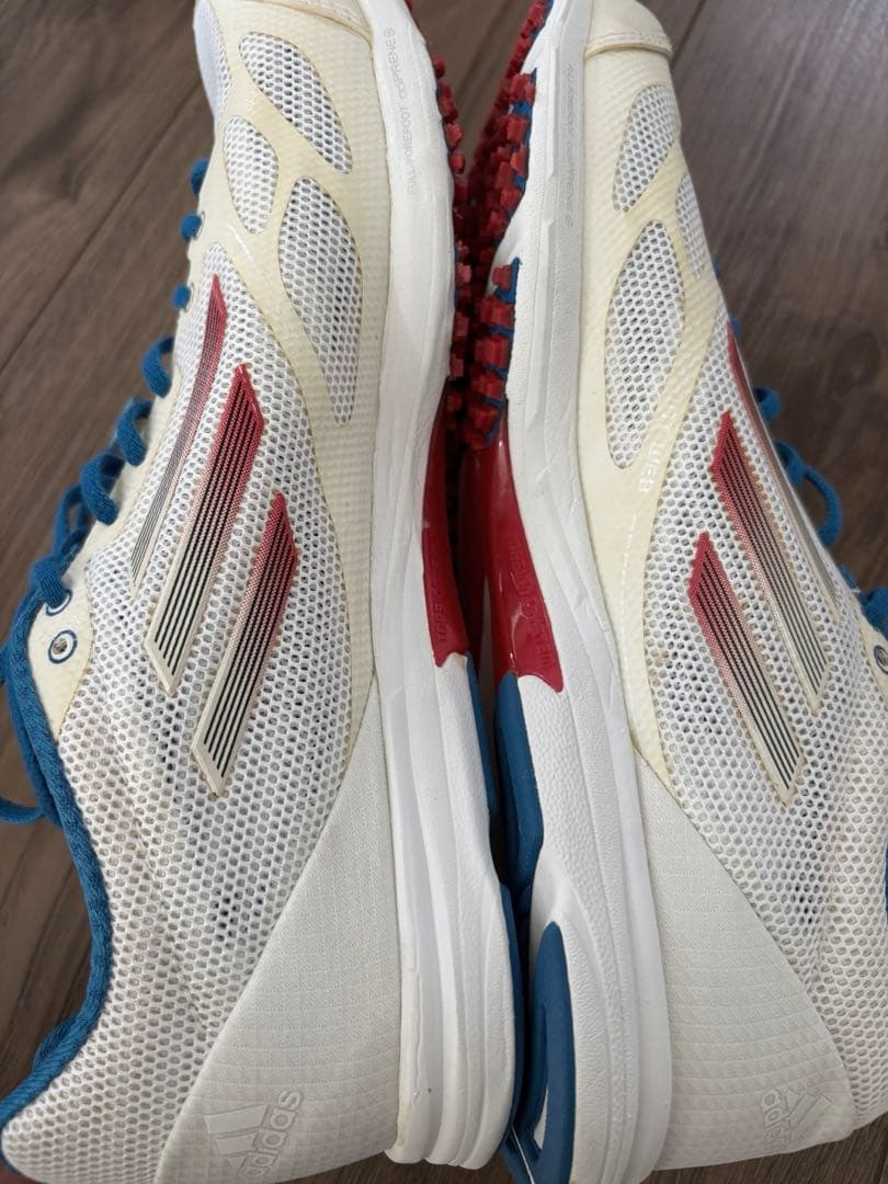 新品未使用☆アディダス ランニングシューズ アディゼロ フェザーフェザー　26㎝