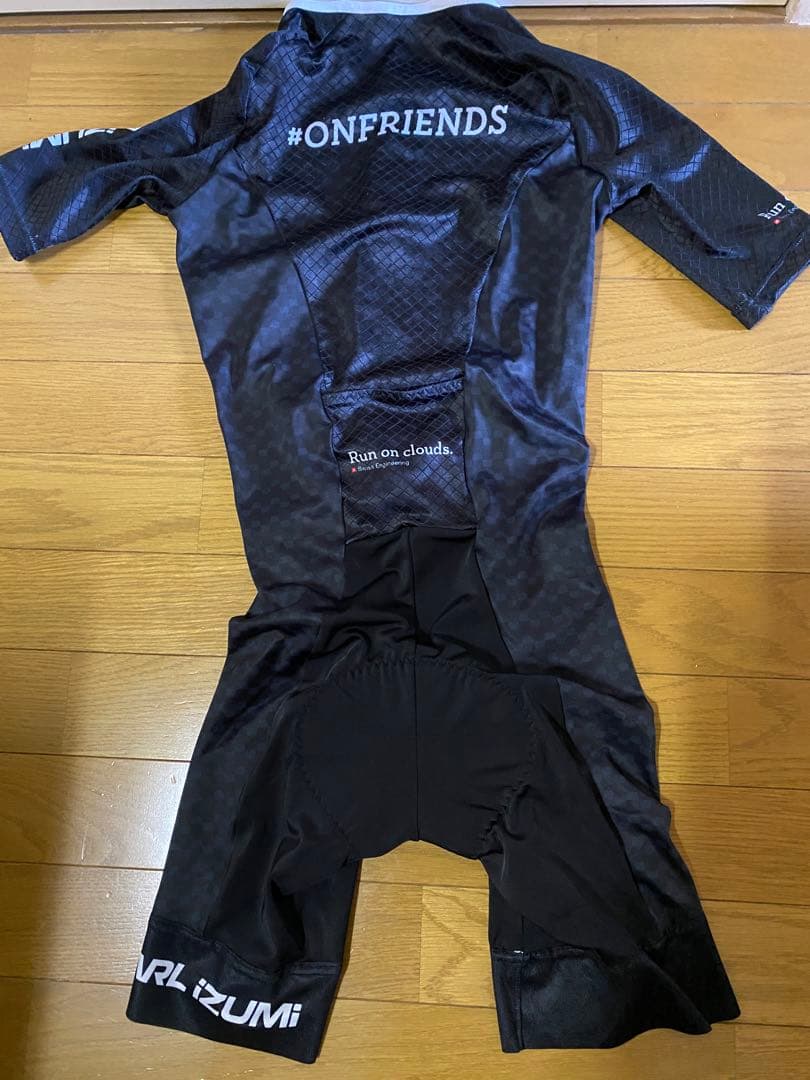 PEARL IZUMI ON トライスーツ　M 黒/グレー
