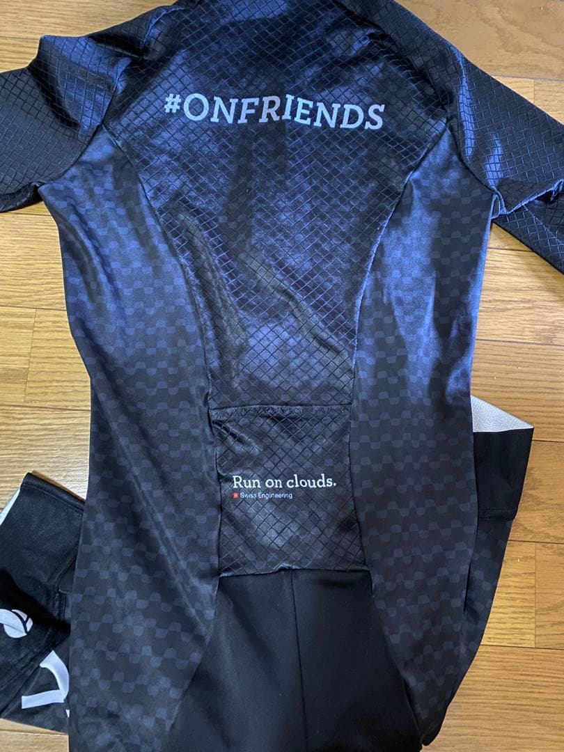 PEARL IZUMI ON トライスーツ　M 黒/グレー