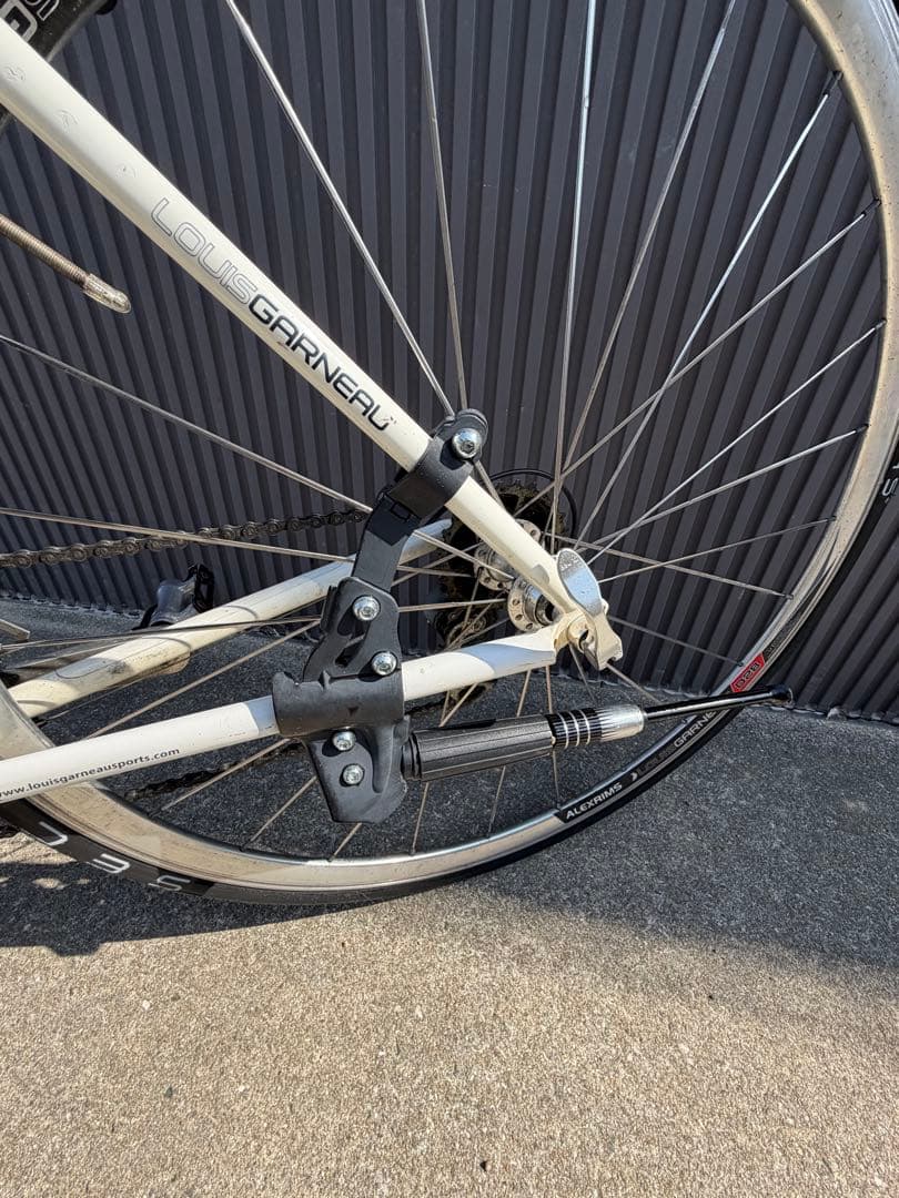 Louis Garneau ロードバイクLGS-LCR 700C (空気入れ付)