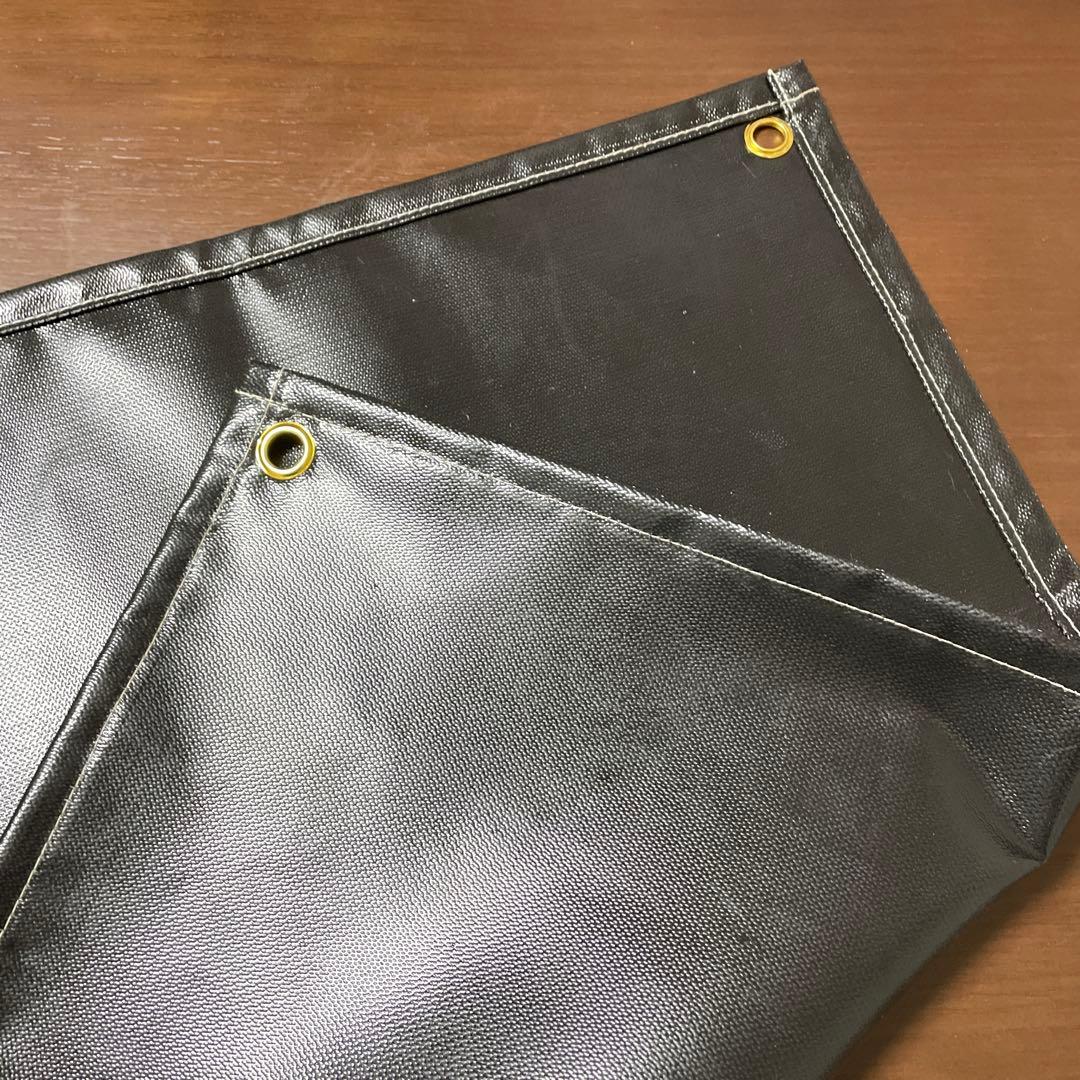 焚火シート 60cm×96cm キャンプ ペグ付き 耐熱 黒 収納袋付き