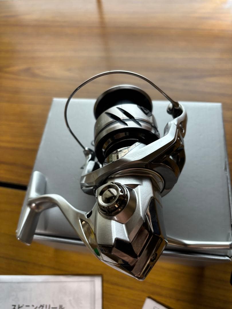 【美品】シマノ スピニングリール 23 ストラディック 4000XG