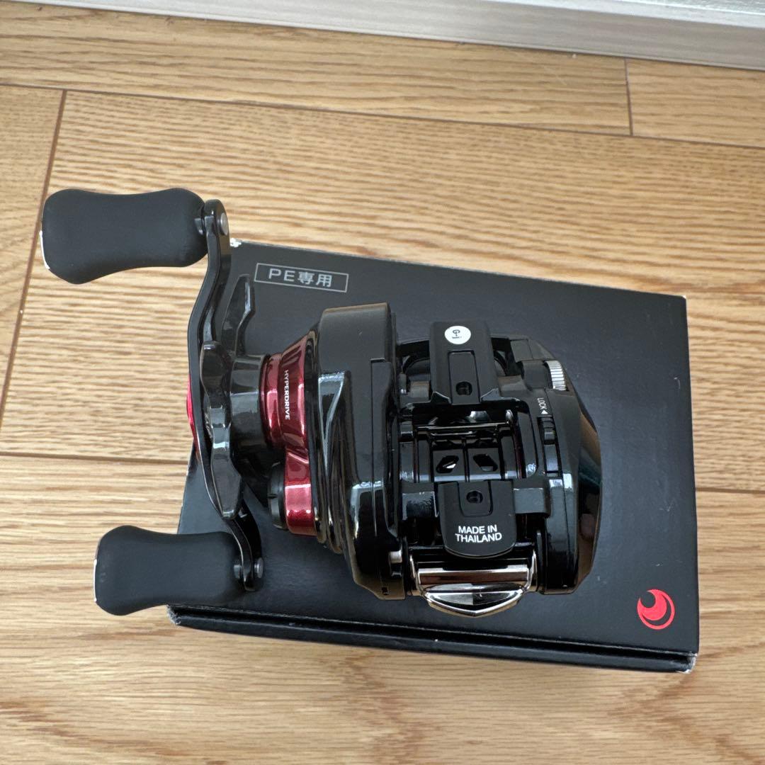 Daiwa 月下美人　AIR TW 8.5L ベイトリール 黒/赤