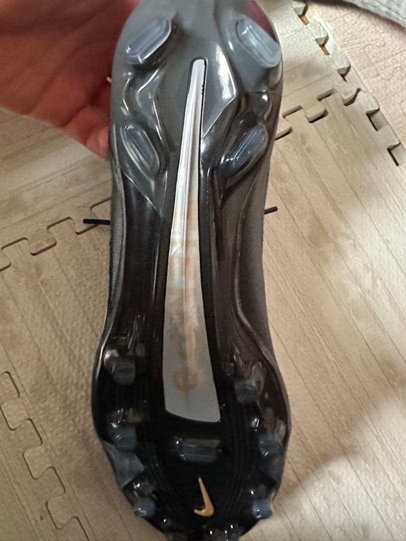 Nike Tiempos サッカーシューズ ブラック/ゴールド