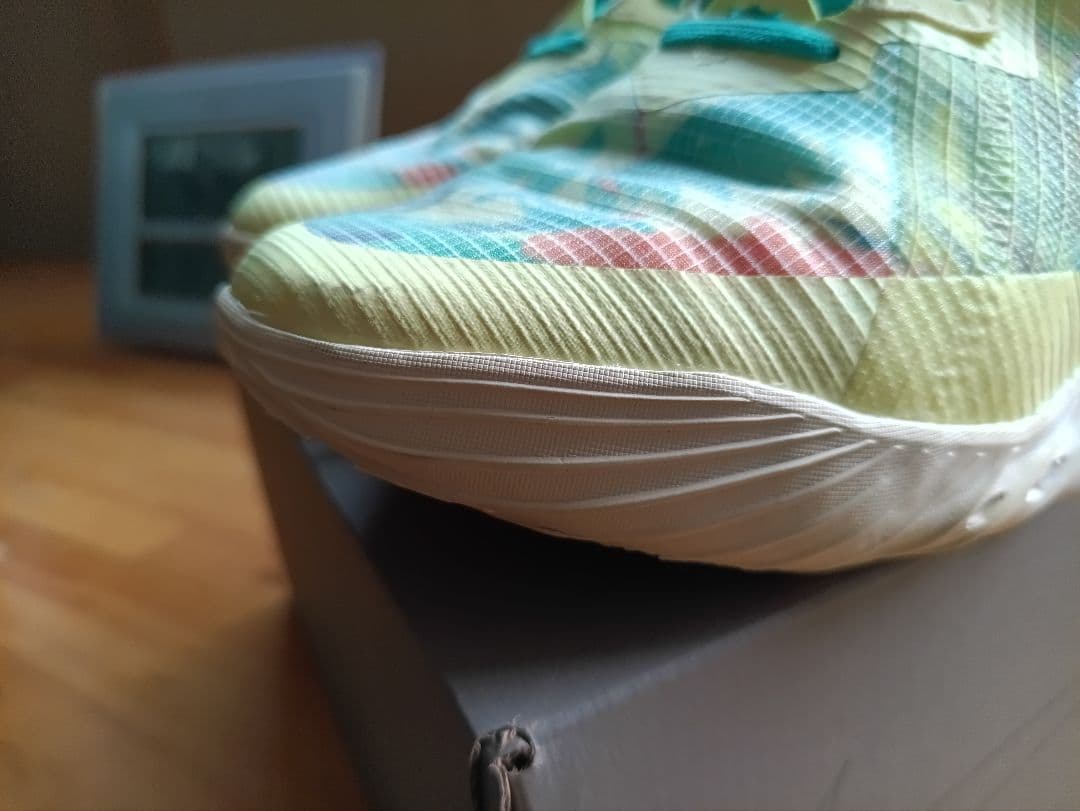 ほ*や様 Nike バスケットボールシューズ イエロー/ターコイズ　レブロン18