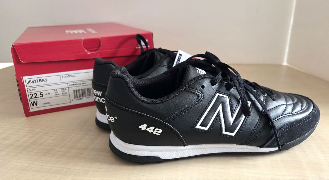 【22.5 cm W幅】ニューバランス トレーニングシューズ 442 v2