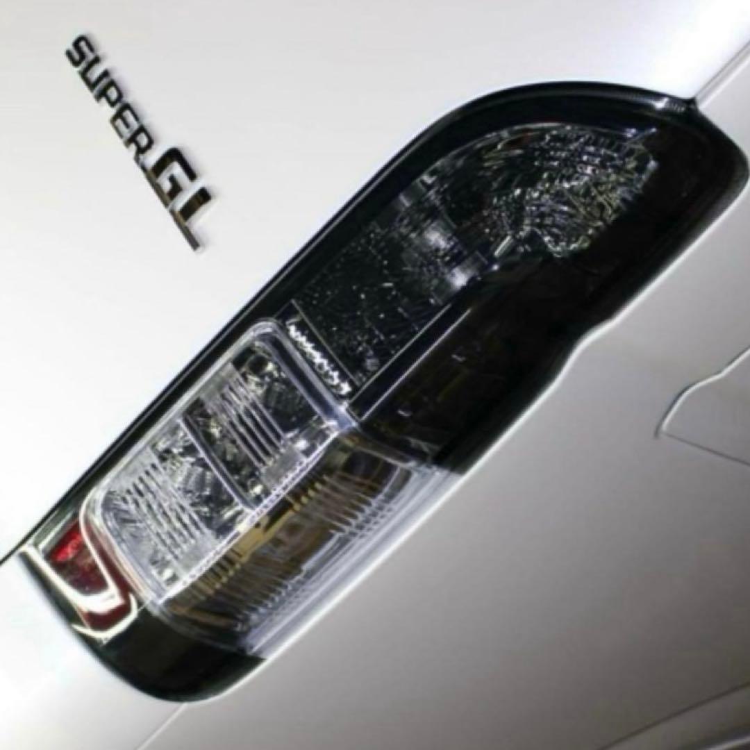 200 ハイエース　テールライト　テールランプ　スモーク　カスタム　パーツ