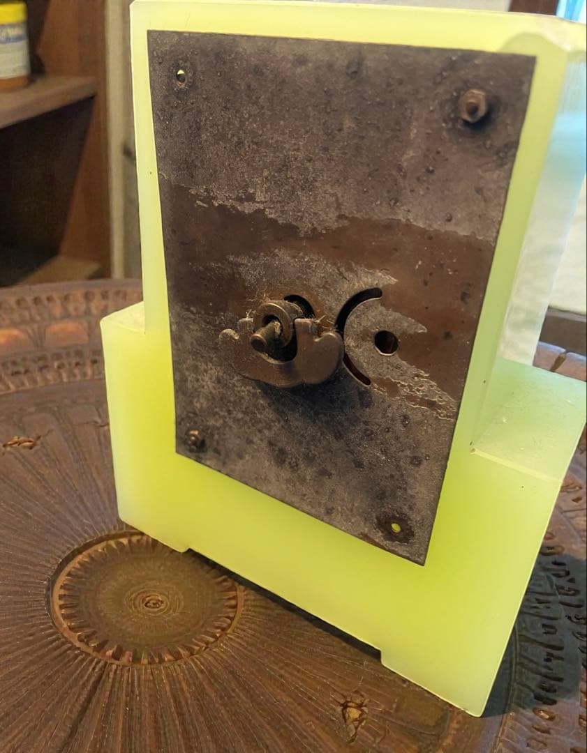 アールデコ翡翠ガラス置時計 1930年代 骨董品　ウランガラス上海アンティーク