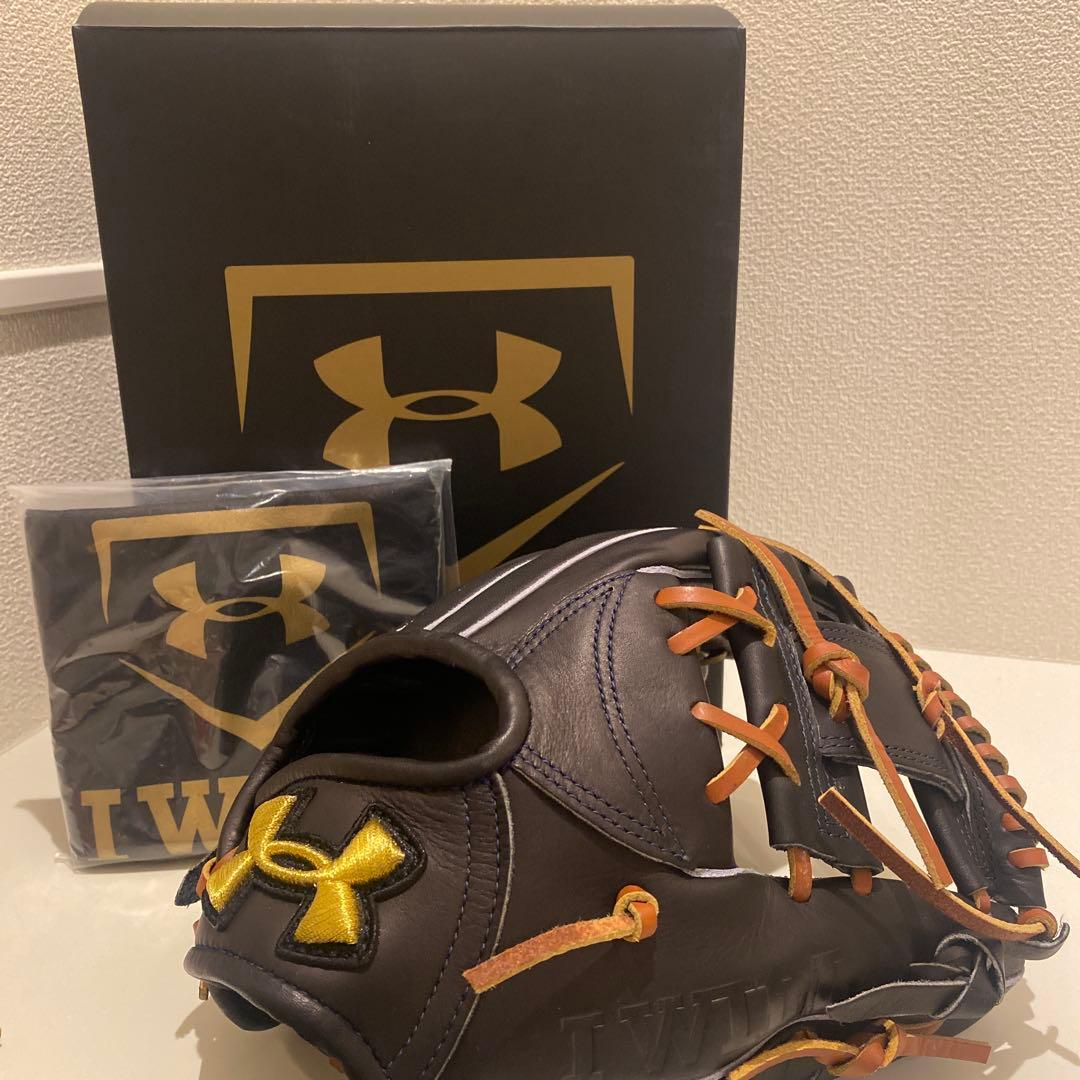 【新品未使用】アンダーアーマー 硬式グローブ 内野手