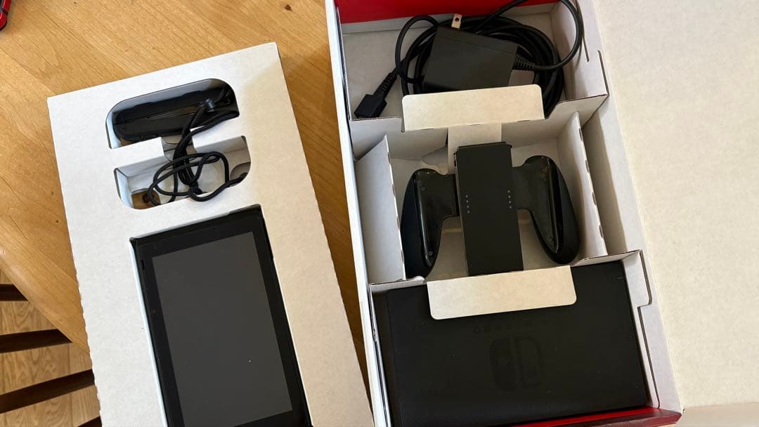 【本体のみ】Nintendo Switch バッテリー強化版　付属品あり