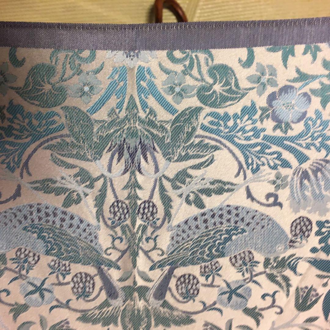 新品　V and A いちご泥棒先染めジャガード織長傘　晴雨兼用