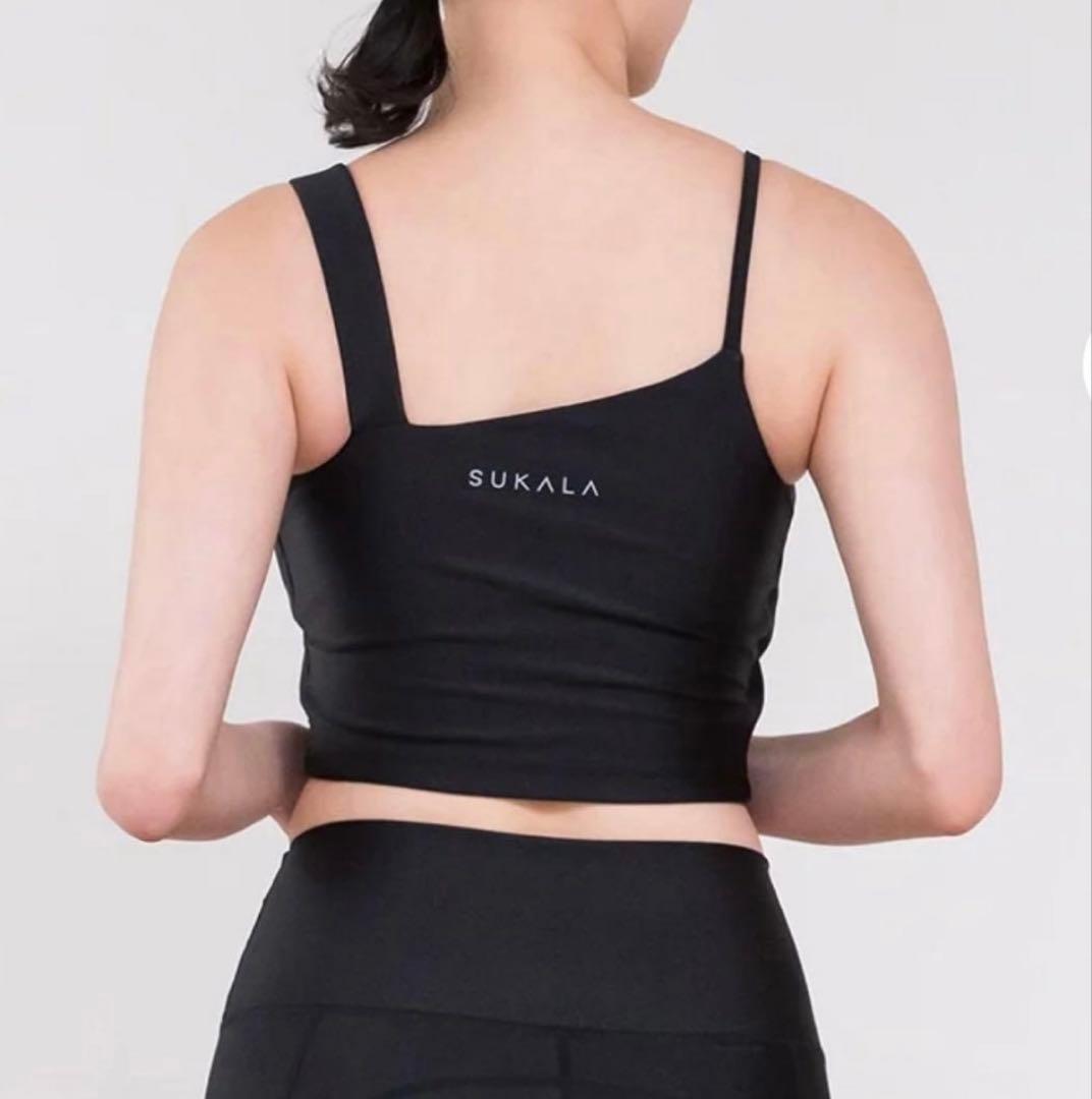 シャインストレッチアシンメトリーブラトップ Mサイズ