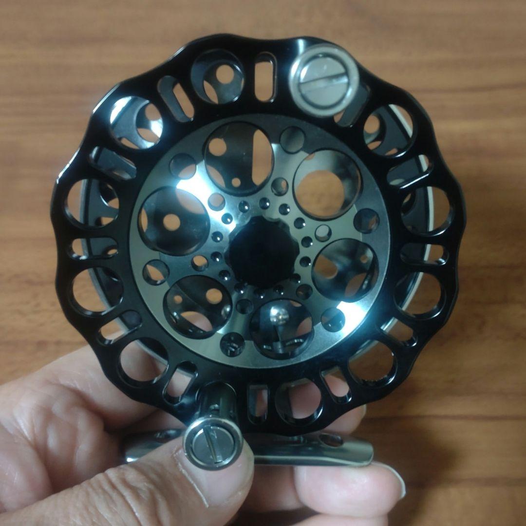 宇崎日新インヴィクタ クロダイ RND 85 BG 　ブラック/シルバー