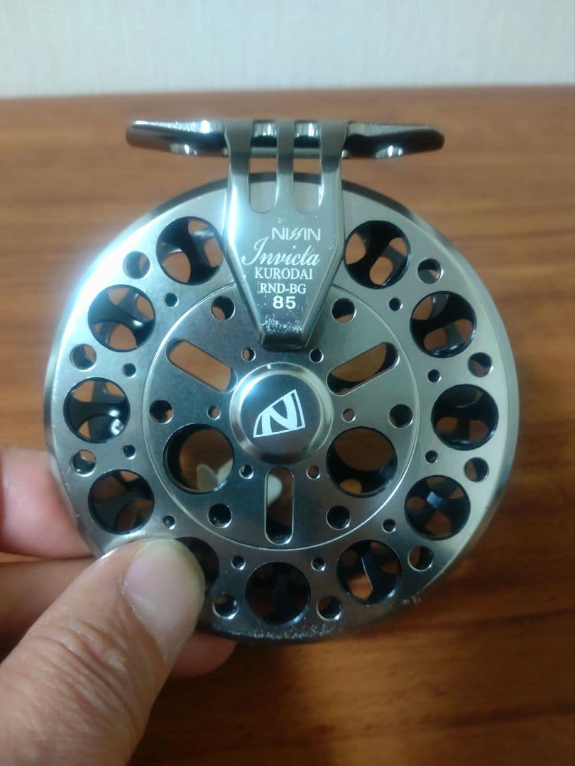 宇崎日新インヴィクタ クロダイ RND 85 BG 　ブラック/シルバー